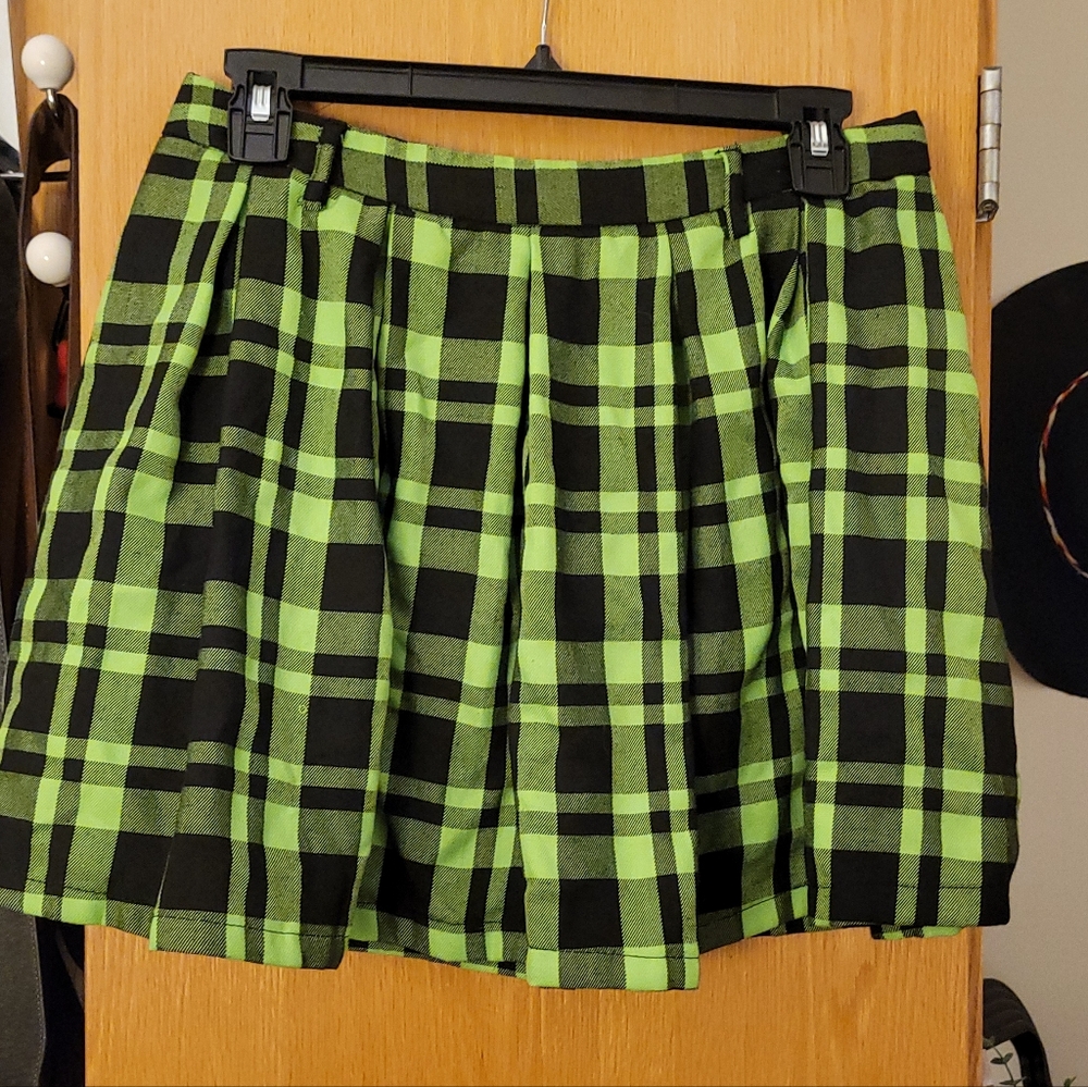 Hot Topic Neon Green and Black Plaid Peated Skirt Goth Alt Emo S/M
